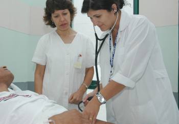 Semana da Enfermagem promove atualização
